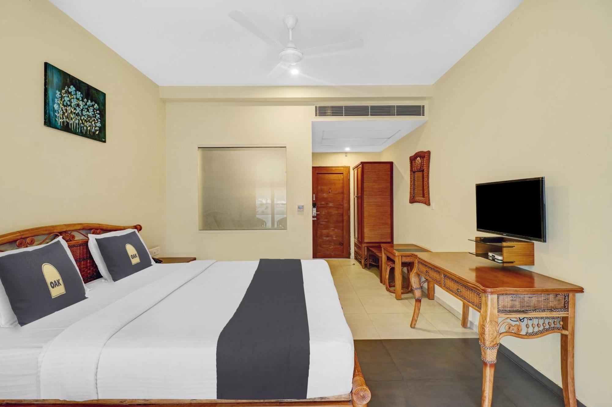 Hotel Townhouse Oak Edassery's Sealine Kochi